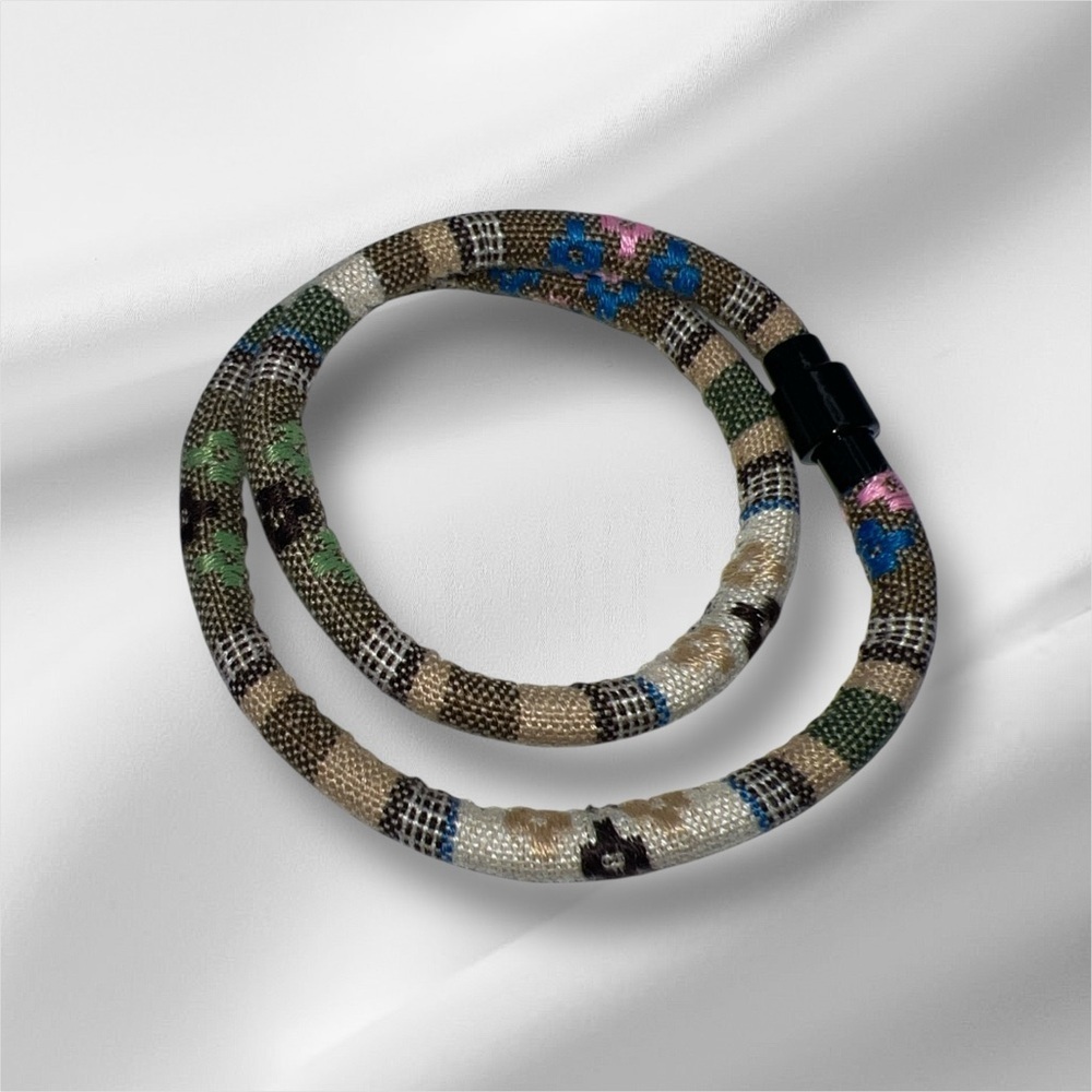 Patterned wrap bracelet magnetic closure - Picture 5 of 5